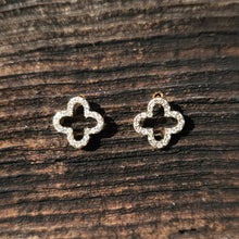 18K Clover Shape Diamond Stud