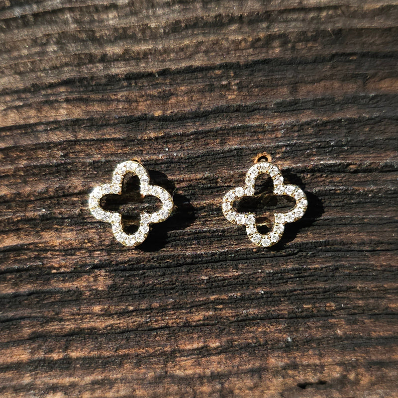 18K Clover Shape Diamond Stud