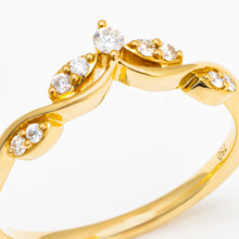 18K V Shape Natural Diamond Ring