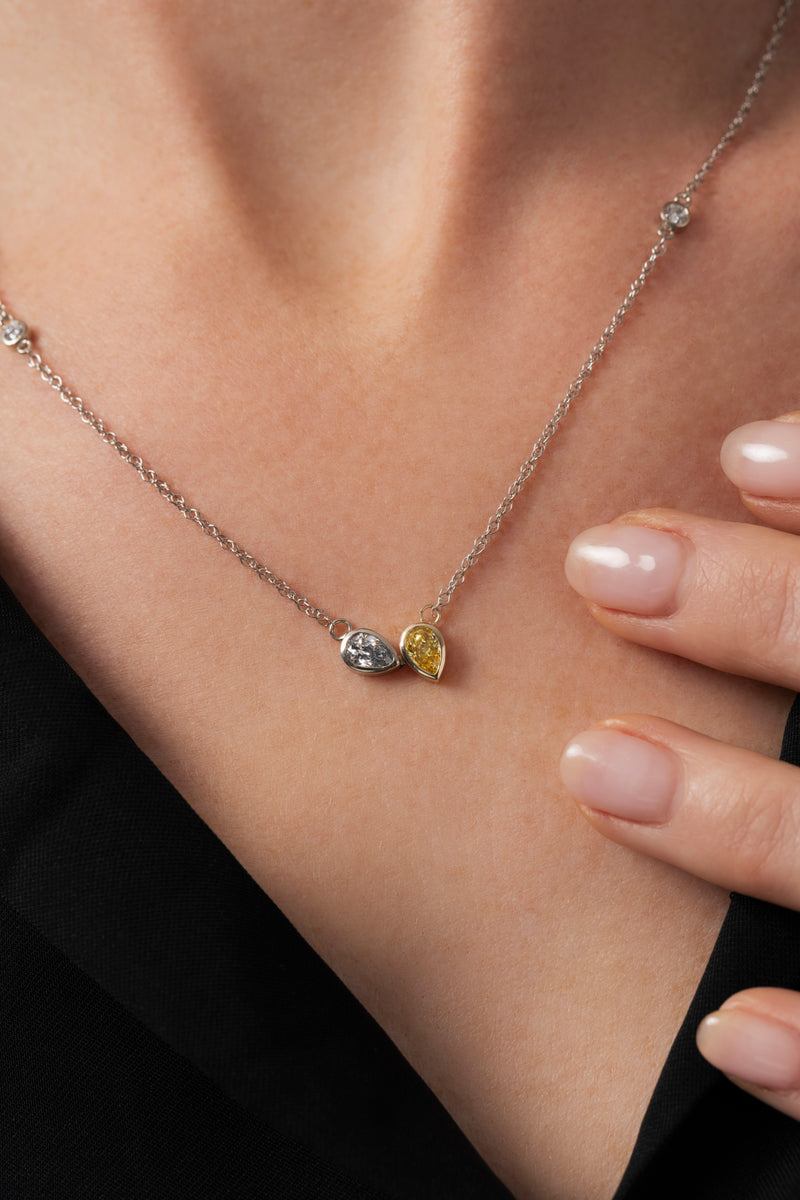 18K Be Unique Pear Diamonds Necklace